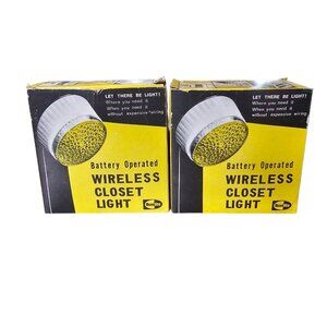 2 70s Battery Operated Wireless Closet Lights Pull Cord Retro Plastic 5 Inches